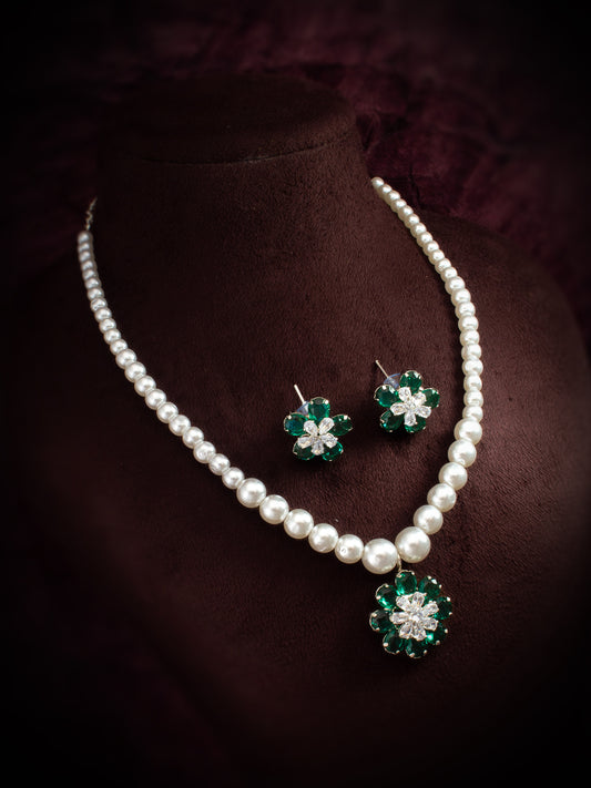 Exquisite Green Pearl Necklace and Earring Set