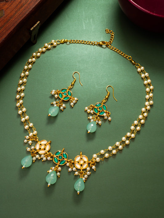 Exquisite Green Kundan Necklace and Earring Set